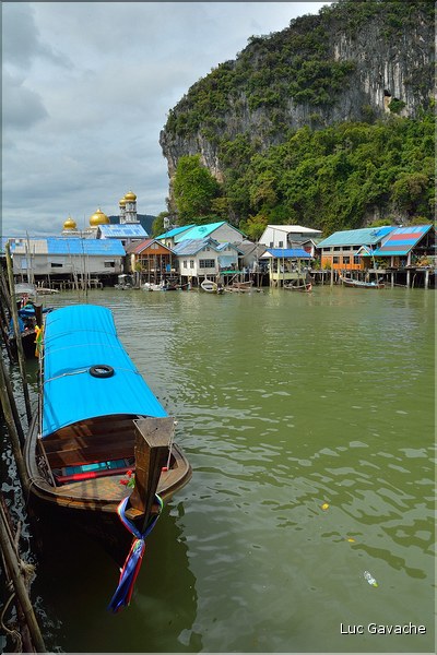 Le village lacustre de Ko Panyee  dans la Baie de Phang Nga est occupé par des gitans de la mer de confession musulmane. (30)