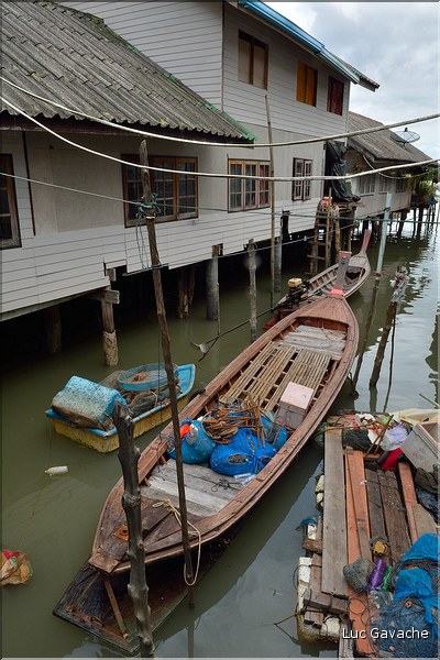Le village lacustre de Ko Panyee  dans la Baie de Phang Nga est occupé par des gitans de la mer de confession musulmane. (33)