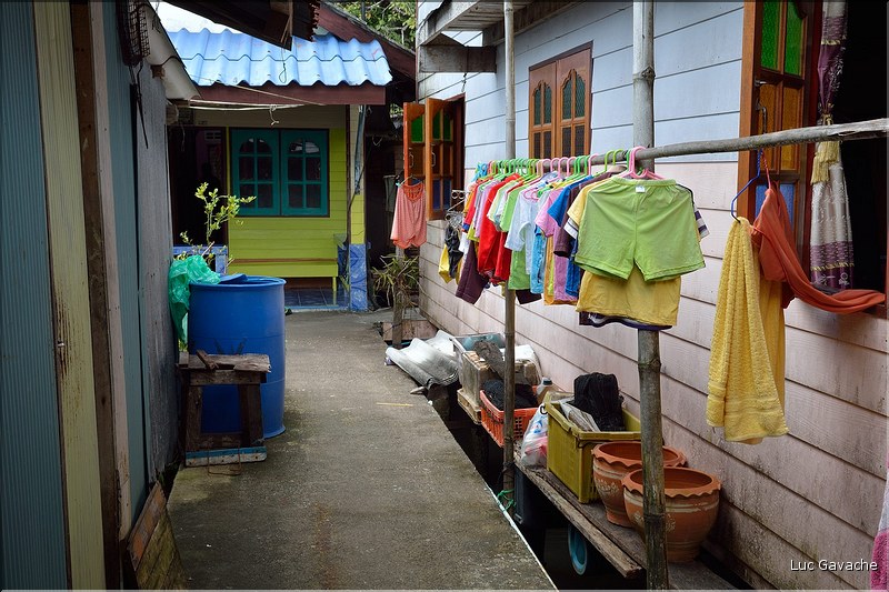 Le village lacustre de Ko Panyee  dans la Baie de Phang Nga est occupé par des gitans de la mer de confession musulmane. (34)