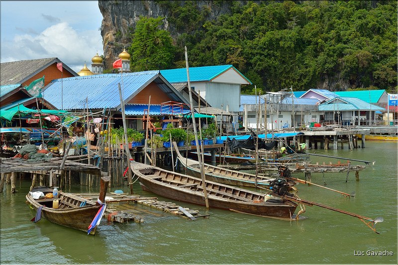 Le village lacustre de Ko Panyee  dans la Baie de Phang Nga est occupé par des gitans de la mer de confession musulmane. (46)
