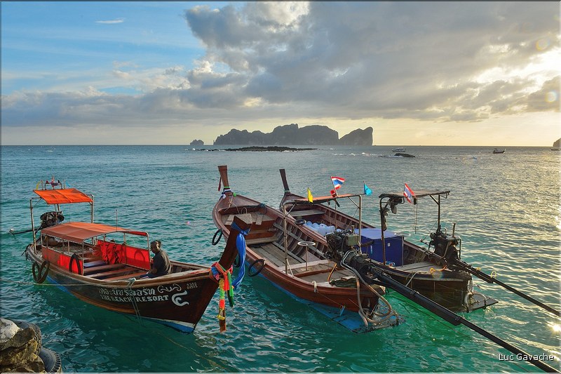 La plage de Long Beach  sur l'île de  Ko Phi Phi Don. (1)