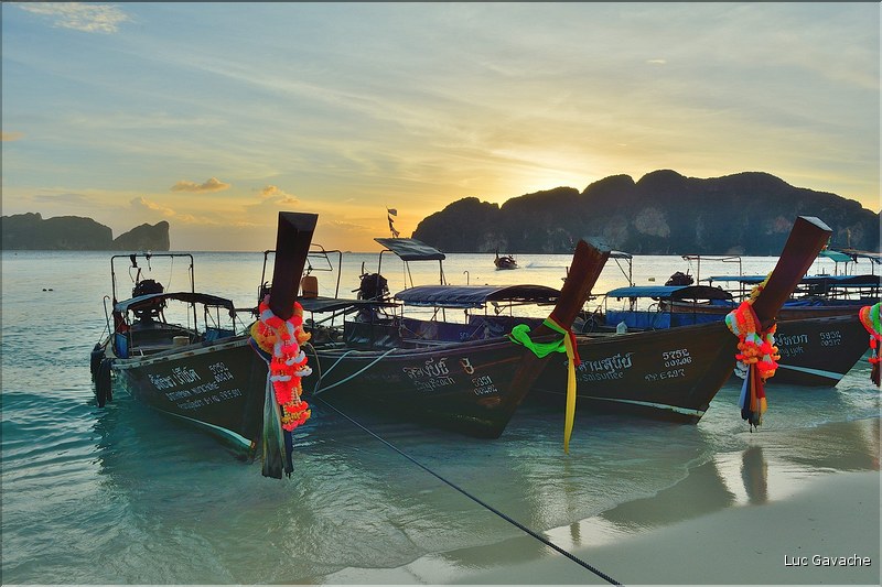La plage de Long Beach  sur l'île de  Ko Phi Phi Don. (7)