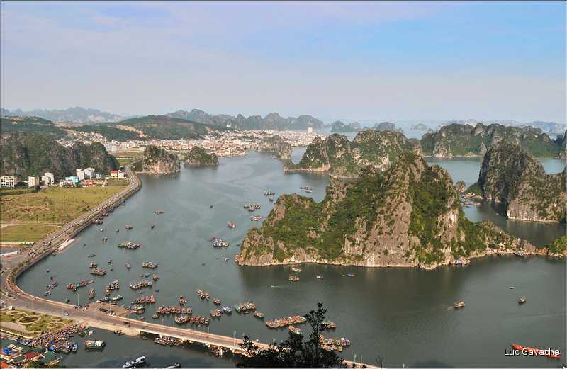 3 La baie d'Halong vu du Mont Bai Tho ou Mont du Poème. (4)