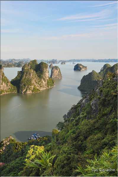 3 La baie d'Halong vu du Mont Bai Tho ou Mont du Poème. (5)