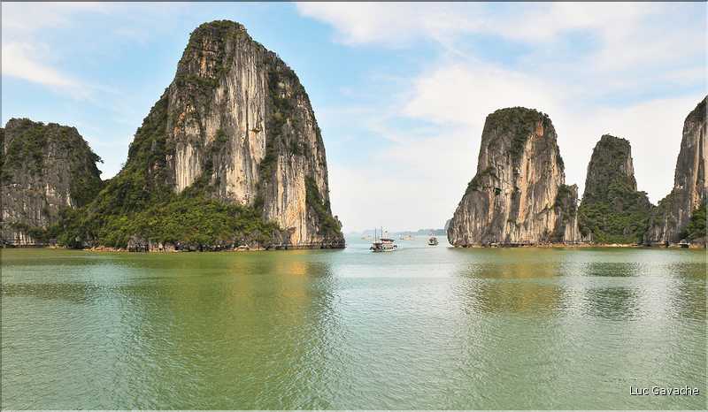 5 Une des portes d'entrées de la Baie d'Halong. (12)