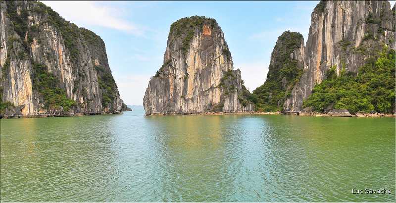 5 Une des portes d'entrées de la Baie d'Halong. (13)