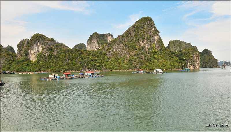 5 Une des portes d'entrées de la Baie d'Halong. (15)