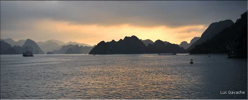 6 L'île de Ti Tôp, au cur de la Baie d'Halong, est l'une des rares à être accostable. (28)