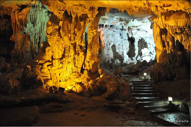 7 A proximité de l'île Ti Tôp se trouve la grotte de la Surprise. (8)