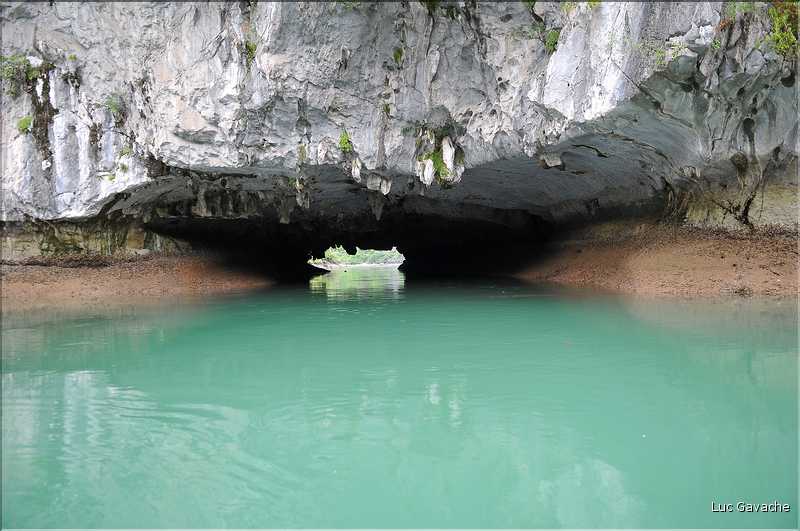 8 La grotte du Tunnel. (10)