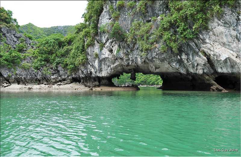 8 La grotte du Tunnel. (12)