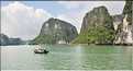 9 La baie d'Halong est composée de près de 2.000 îles sillonnées par des bateaux de pêcheurs, etc. (20)