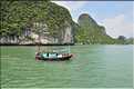 9 La baie d'Halong est composée de près de 2.000 îles sillonnées par des bateaux de pêcheurs, etc. (26)