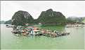 9 La baie d'Halong est composée de près de 2.000 îles sillonnées par des bateaux de pêcheurs, etc. (55)