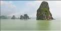 9 La baie d'Halong est composée de près de 2.000 îles sillonnées par des bateaux de pêcheurs, etc. (81)