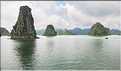 9 La baie d'Halong est composée de près de 2.000 îles sillonnées par des bateaux de pêcheurs, etc. (84)