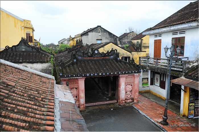 Le pont Japonais, construit  au XVI ème siècle, reliait le quartier chinois au quartier japonais. (13)