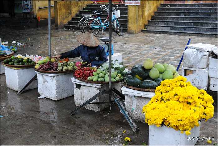 Le marché de Hoi An sous la pluie. (14)