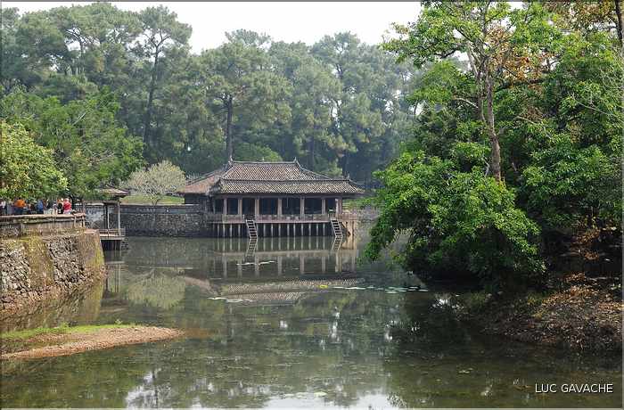 Tombeau de l'empereur Tu Duc non loin d'Hué. (2)