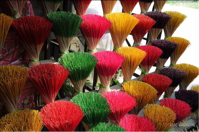Fabrique de bâtons d'encens. Hué. (3)