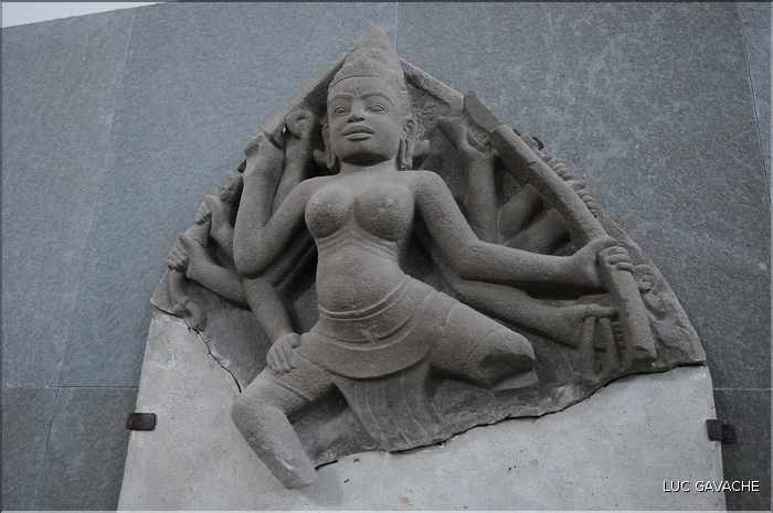 Venu d'Inde, le royaume du Champa qui s'installa au Viêtnam entre le II et le XVII ème, nous légua de magnifiques sculptures. (3)