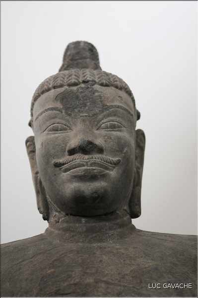 Venu d'Inde, le royaume du Champa qui s'installa au Viêtnam entre le II et le XVII ème, nous légua de magnifiques sculptures. (5)