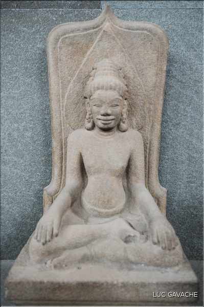 Venu d'Inde, le royaume du Champa qui s'installa au Viêtnam entre le II et le XVII ème, nous légua de magnifiques sculptures. (6)