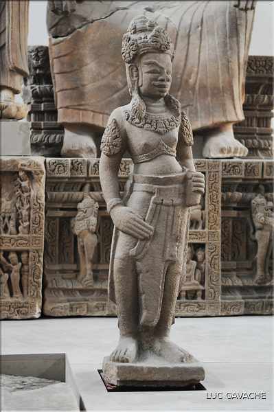 Venu d'Inde, le royaume du Champa qui s'installa au Viêtnam entre le II et le XVII ème, nous légua de magnifiques sculptures. (14)