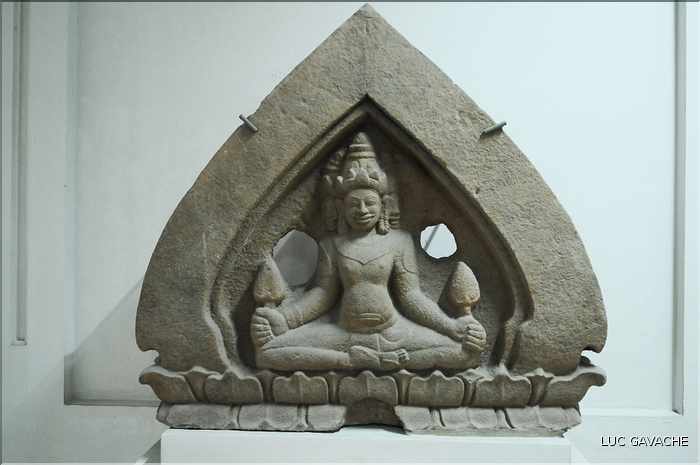 Venu d'Inde, le royaume du Champa qui s'installa au Viêtnam entre le II et le XVII ème, nous légua de magnifiques sculptures. (22)