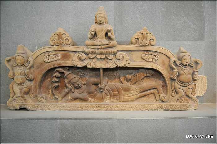 Venu d'Inde, le royaume du Champa qui s'installa au Viêtnam entre le II et le XVII ème, nous légua de magnifiques sculptures. (23)