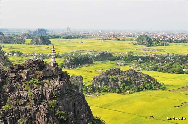 La baie d'Halong terrestre -Ninh Binh- vu de Hang Muà. (16)