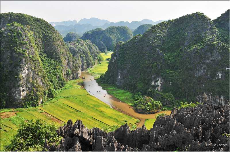 La baie d'Halong terrestre -Ninh Binh- vu de Hang Muà. (18)