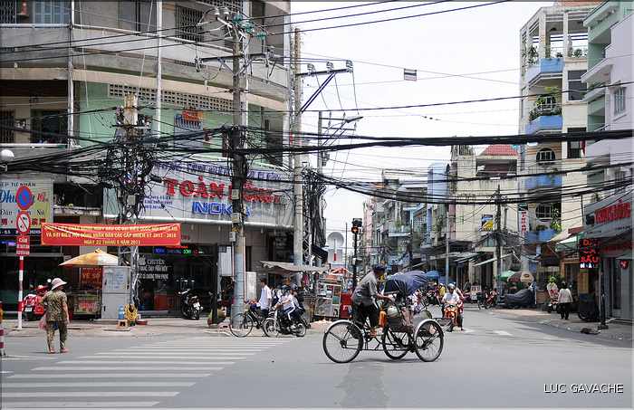 A Sagon (ou Hô Chi Minh ville), la circulation des deux roues est absolument impréssionnante. (10)