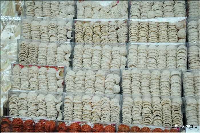 Nids d'hirondelles. Marché de Binh Tay à Sagon.